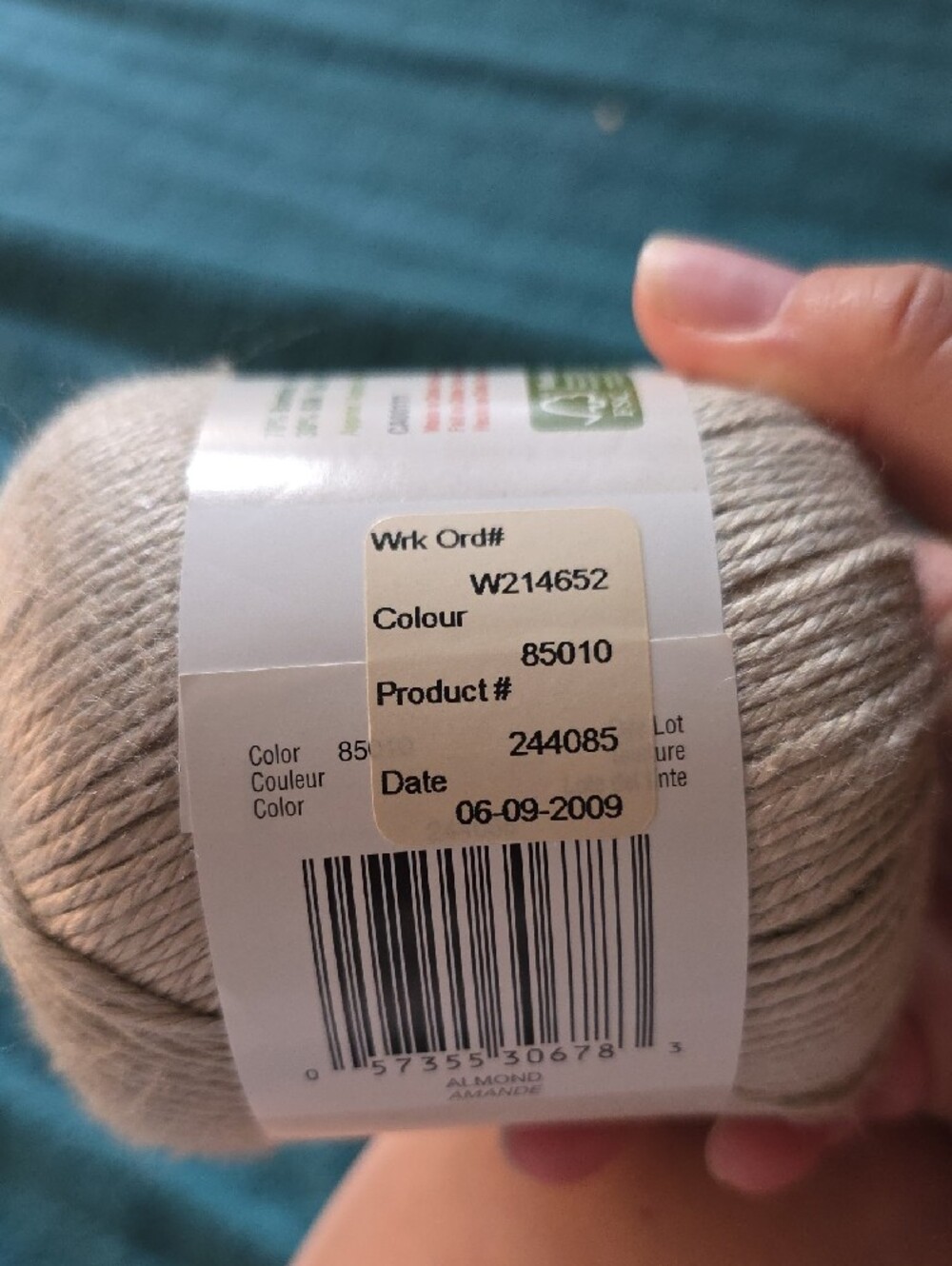 Patons Silk Bamboo Yarn in Soft Light Beige - Picture 3 of 4